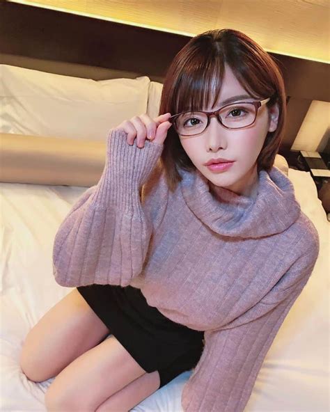 深田えいみさんのインスタグラム .
